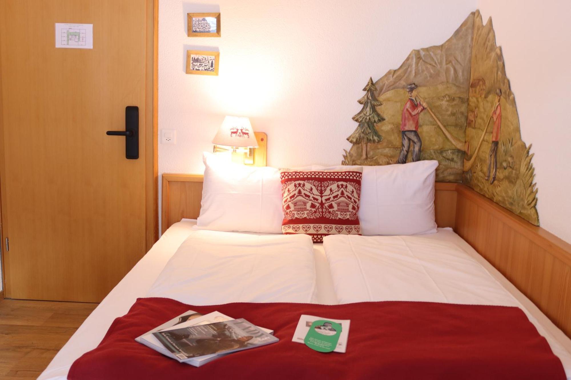Grichting & Serviced Hotel